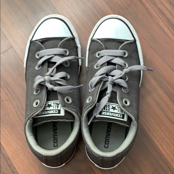 boys converse size 2
